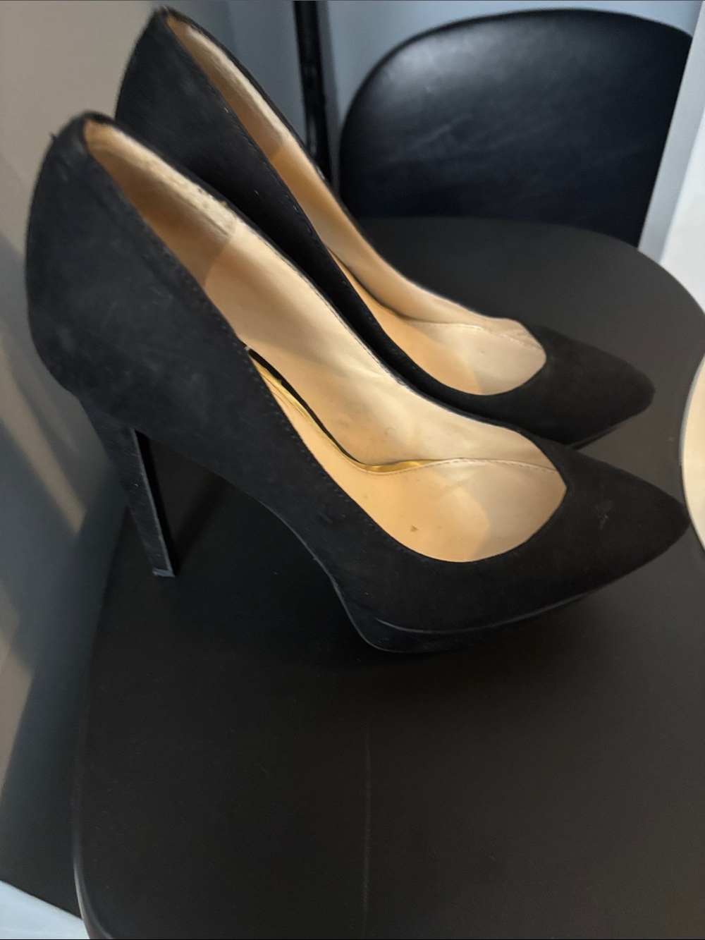 Jessica Simpson Black Suede Pointed Toe Pumps - Picture 3 of 4